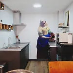 Stories, Urbano Cerca Del Mercado *