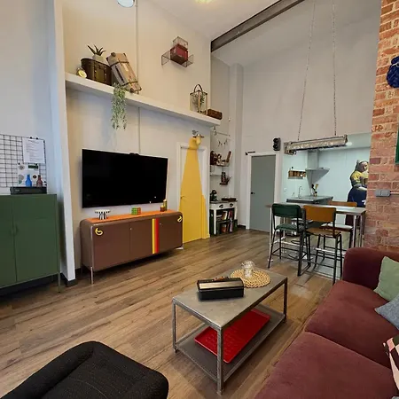 Stories, Urbano Cerca Del Mercado *