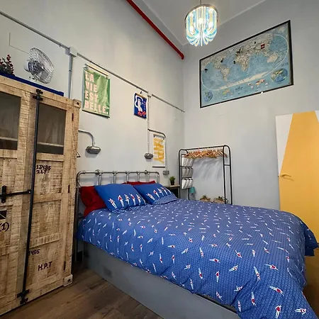 Stories, Urbano Cerca Del Mercado