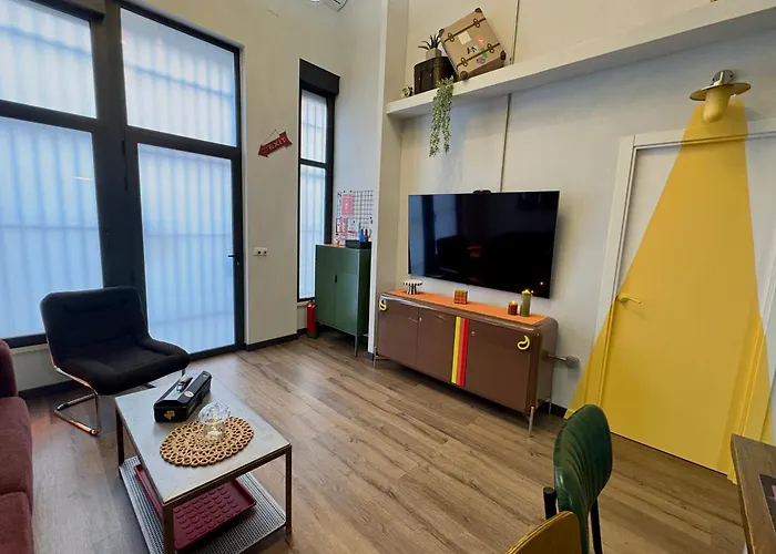 Stories, Urbano Cerca Del Mercado *