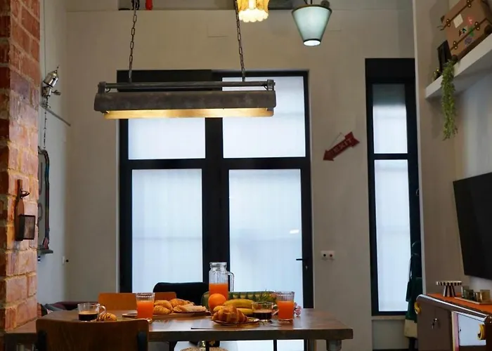 Apartment Stories, Urbano Cerca Del Mercado