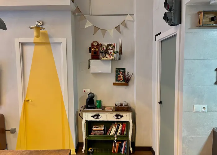 Stories, Urbano Cerca Del Mercado *