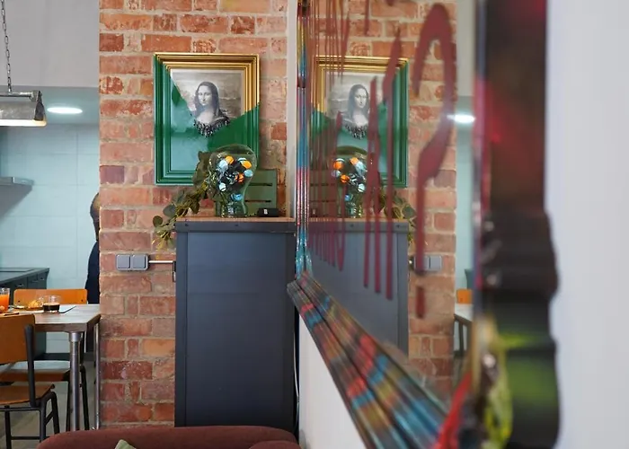 Stories, Urbano Cerca Del Mercado